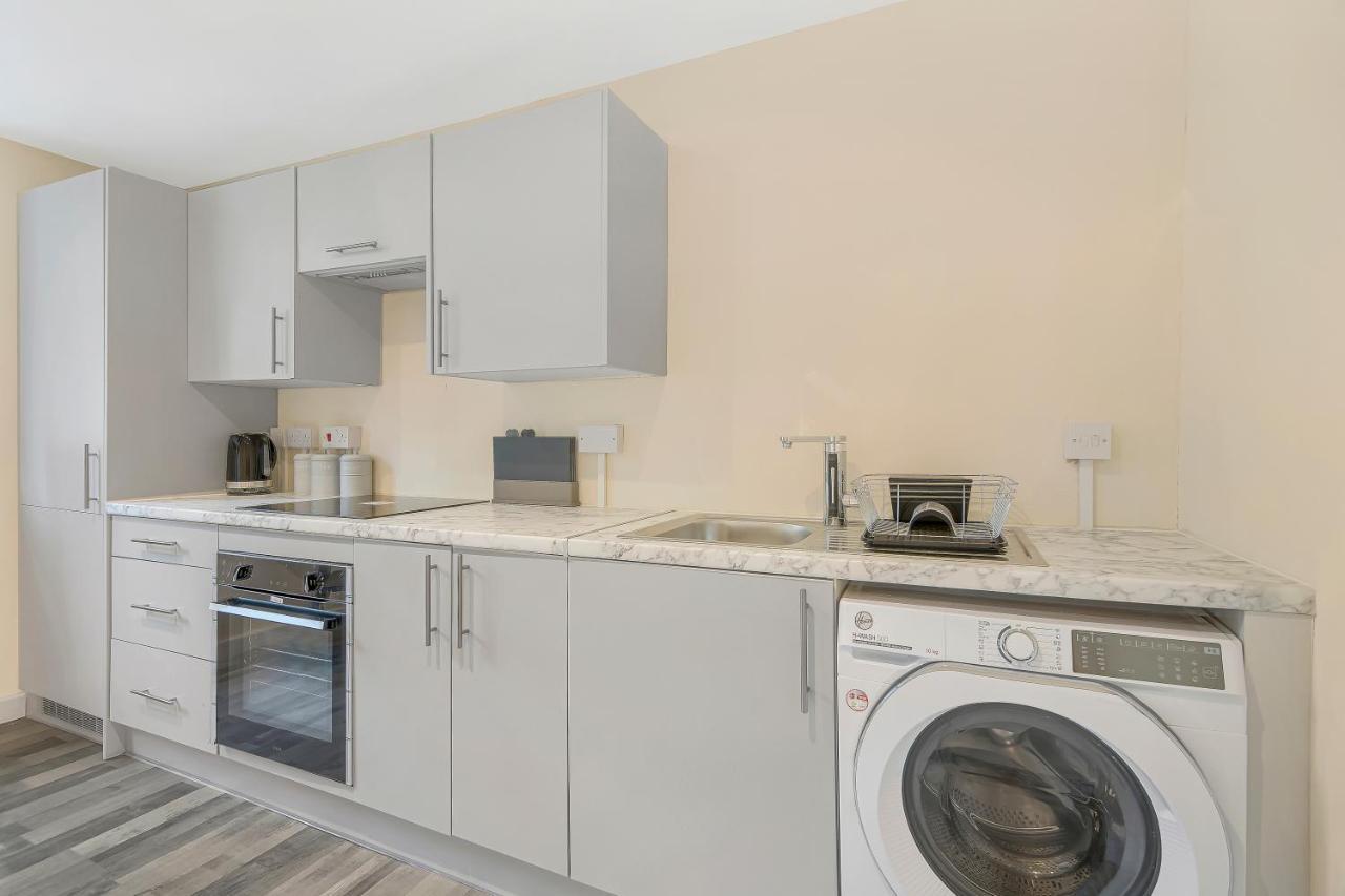 Suites By Rehoboth - Overcomers- Deptford ลอนดอน ภายนอก รูปภาพ