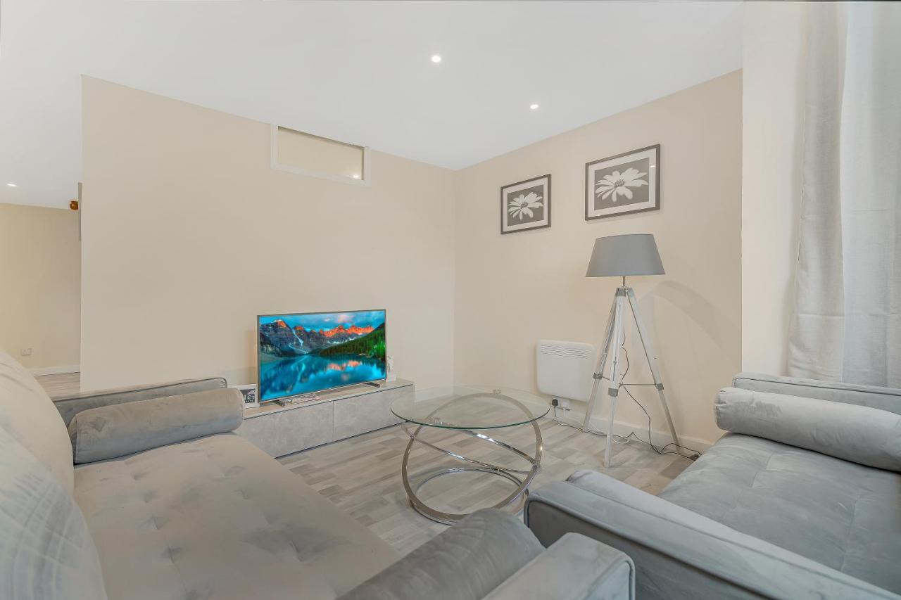 Suites By Rehoboth - Overcomers- Deptford ลอนดอน ภายนอก รูปภาพ