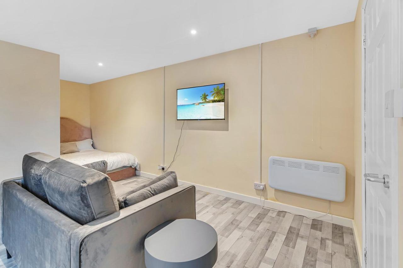 Suites By Rehoboth - Overcomers- Deptford ลอนดอน ภายนอก รูปภาพ