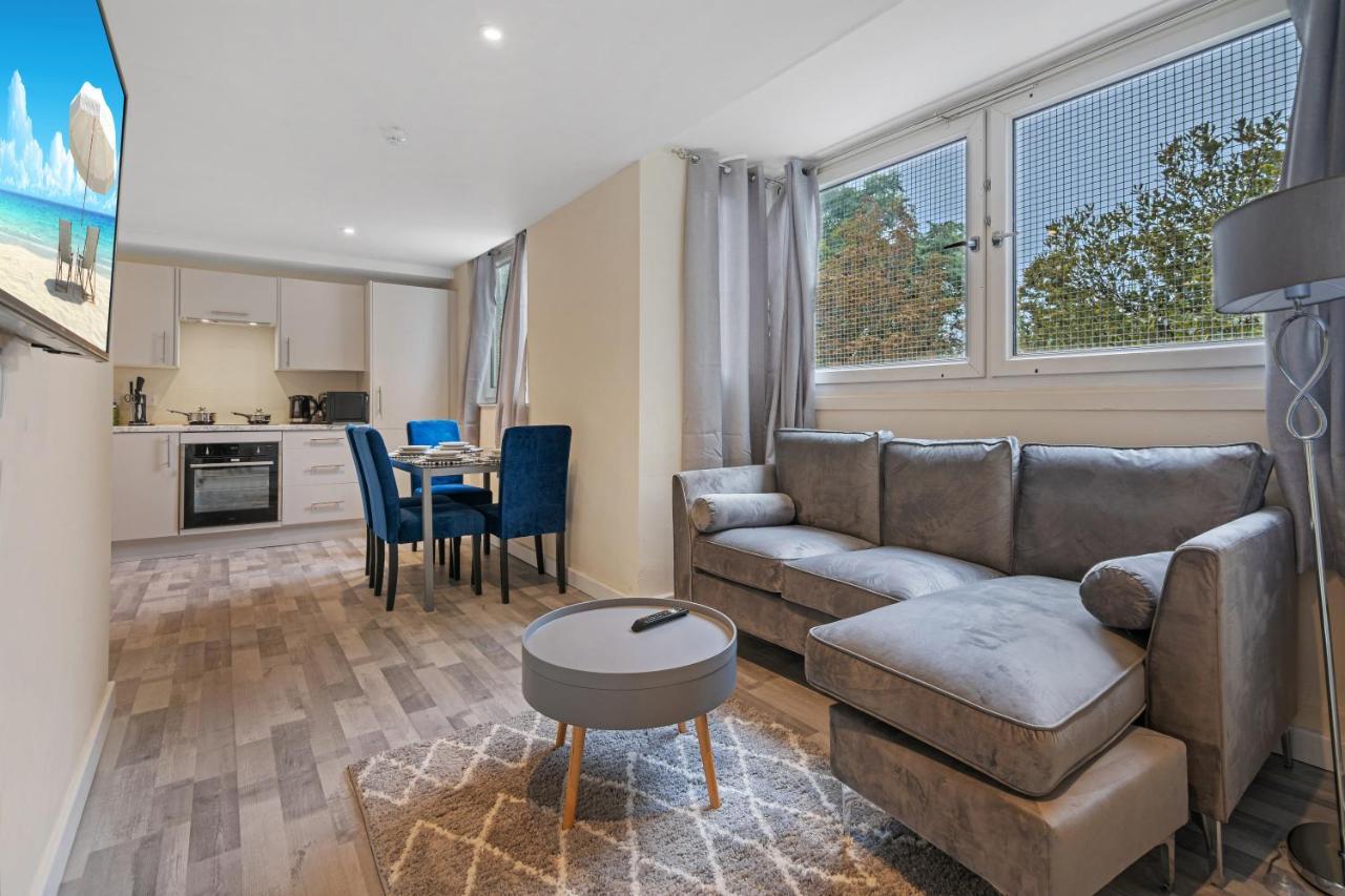Suites By Rehoboth - Overcomers- Deptford ลอนดอน ภายนอก รูปภาพ
