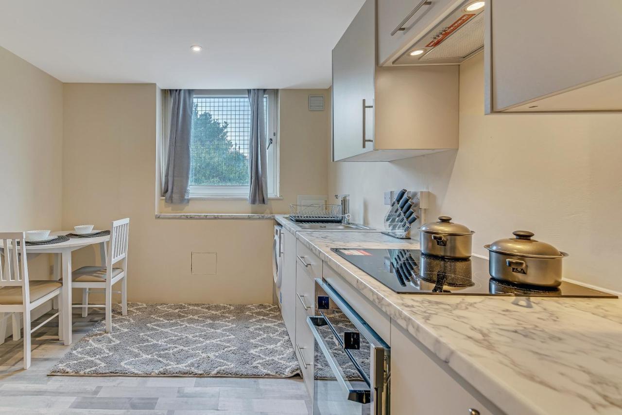 Suites By Rehoboth - Overcomers- Deptford ลอนดอน ภายนอก รูปภาพ