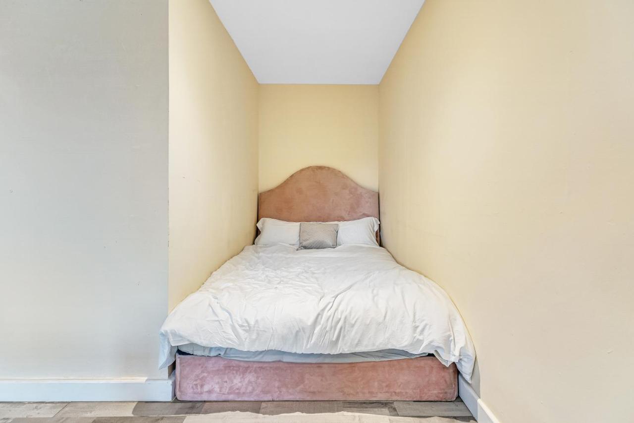 Suites By Rehoboth - Overcomers- Deptford ลอนดอน ภายนอก รูปภาพ